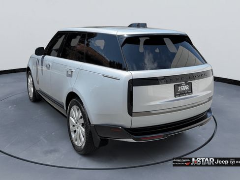 Used 2024 Land Rover Range Rover SE AWD/4WD image 7