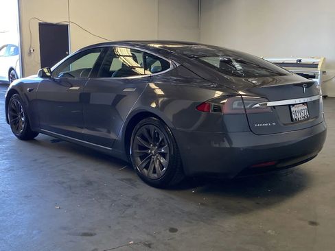 Used 2018 Tesla Model S 75D image 2
