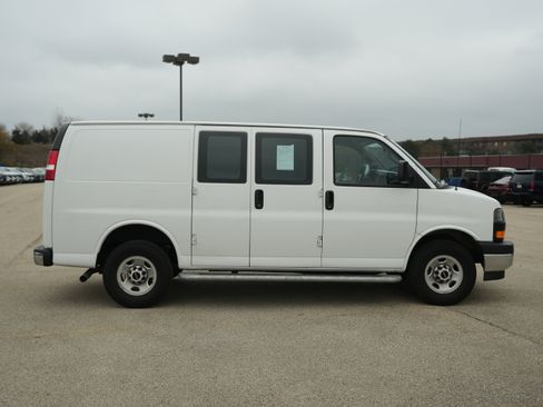 Used 2023 GMC Savana 2500 w/ Driver Convenience Package image 11