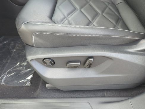 New 2026 Volkswagen Atlas SE image 14