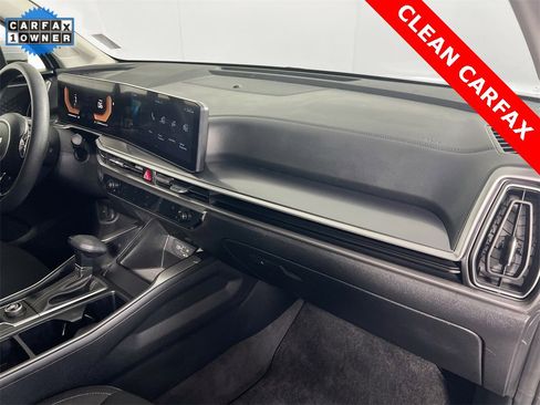 Certified 2024 Kia Sorento LX image 30