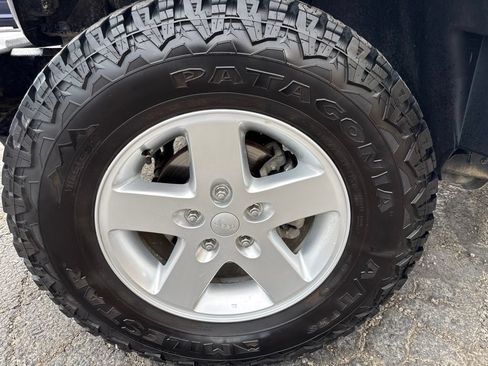Used 2015 Jeep Wrangler Unlimited Sport w/ Quick Order Package 24S AWD/4WD image 24