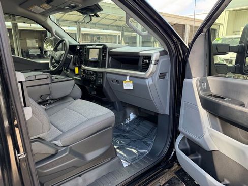 Used 2025 Ford F350 XL w/ FX4 Off-Road Package image 32