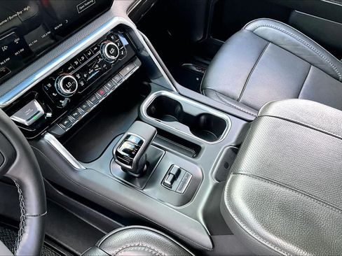 Used 2024 GMC Sierra 1500 Denali w/ Denali Reserve Package AWD/4WD image 17
