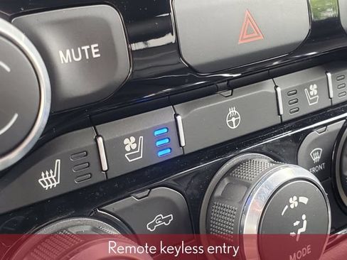 Used 2021 RAM 1500 Laramie AWD/4WD image 32