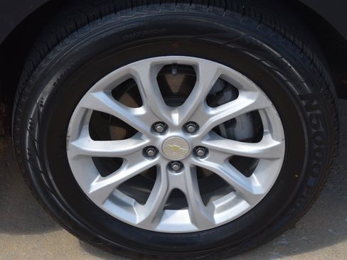 Used 2020 Chevrolet Equinox LS FWD image 12