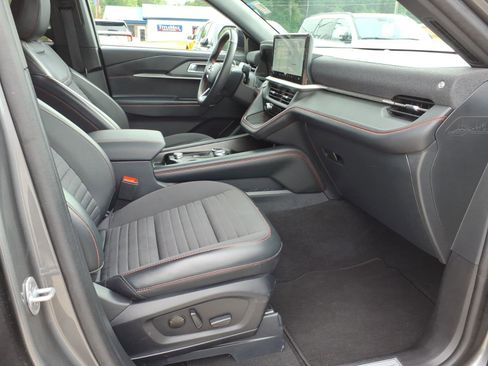 Used 2025 Ford Explorer ST-Line AWD/4WD image 7