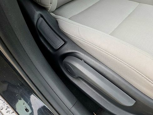 Used 2018 Hyundai Elantra SEL image 24