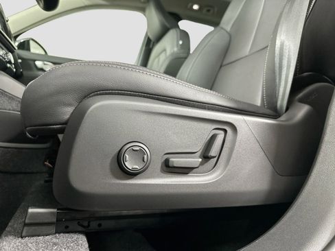 New 2025 Volvo XC40 B5 Core w/ Protection Package Premier image 14