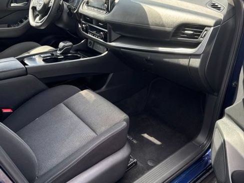Used 2024 Nissan Rogue SV FWD image 14