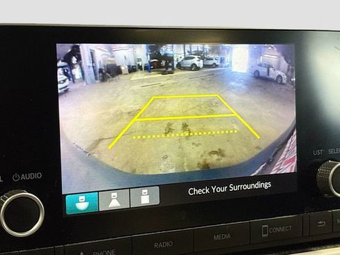 Used 2023 Honda HR-V LX image 15