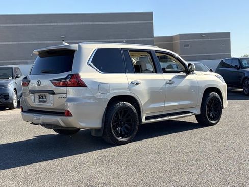 Used 2016 Lexus LX 570 4WD w/ Luxury Package image 26
