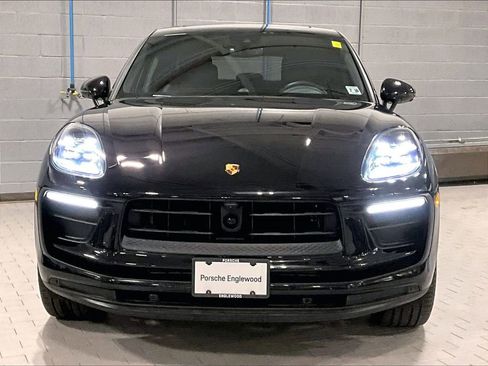 Used 2025 Porsche Macan image 8