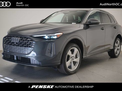 Used 2025 Audi Q5 Premium Plus w/ Premium Plus AWD/4WD image 1