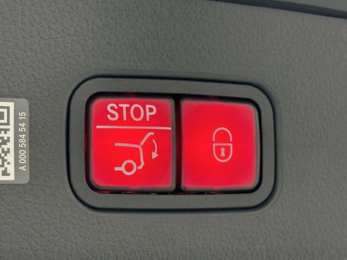 New 2026 Mercedes-Benz GLC 43 AMG 4MATIC image 23