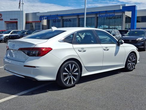 Used 2023 Honda Civic EX image 6
