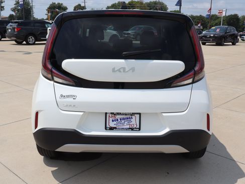 Used 2025 Kia Soul LX w/ LX Technology Package FWD image 6