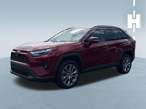 Used 2022 Toyota RAV4 XLE Premium FWD image 3