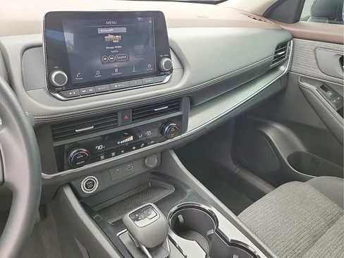 Used 2023 Nissan Rogue SV FWD image 20