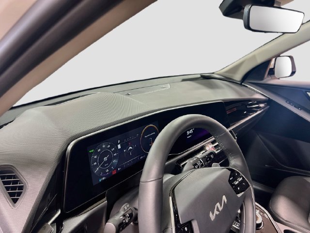 Certified 2023 Kia Niro Wave FWD image 9