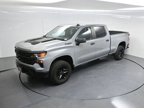 Used 2024 Chevrolet Silverado 1500 Custom Trail Boss w/ Dark Appearance Package AWD/4WD image 60