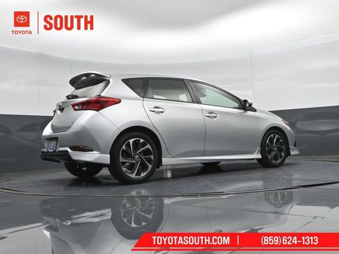 Used 2017 Toyota Corolla iM image 32