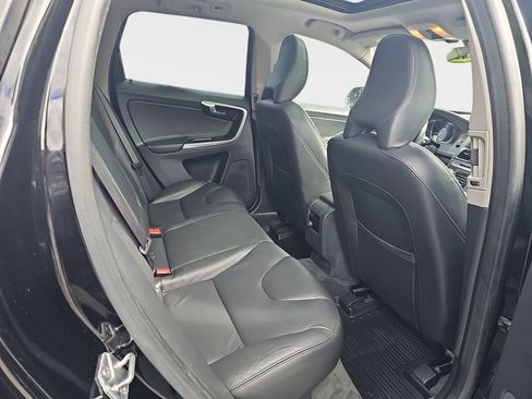 Used 2015 Volvo XC60 T6 AWD/4WD image 14