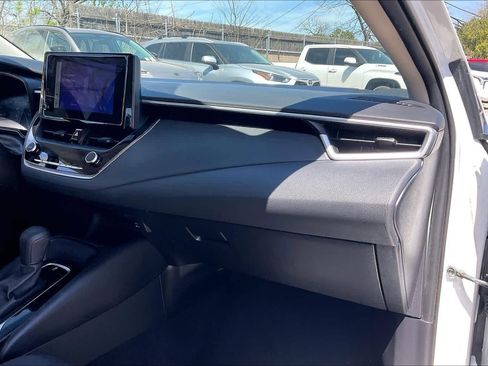 Used 2024 Toyota Corolla LE image 18