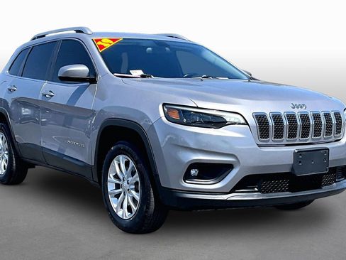 Used 2019 Jeep Cherokee Latitude w/ Cold Weather Group AWD/4WD image 10