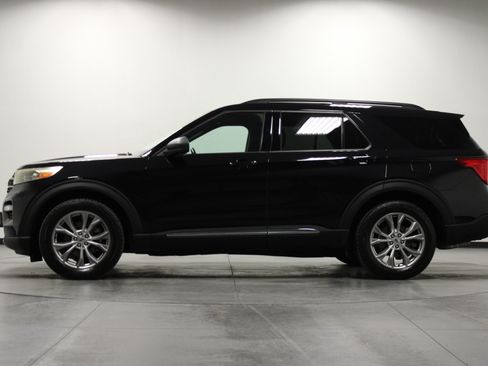Used 2020 Ford Explorer XLT w/ Equipment Group 202A AWD/4WD image 7