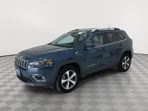 Used 2020 Jeep Cherokee Limited w/ Trailer Tow Group AWD/4WD image 2