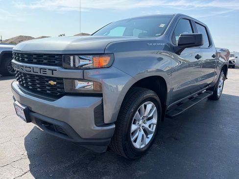 Used 2019 Chevrolet Silverado 1500 Custom w/ Custom Convenience Package AWD/4WD image 9