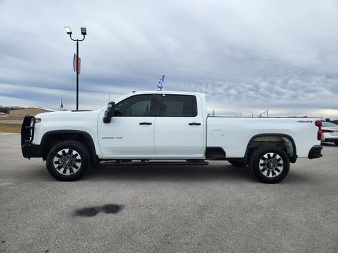 Used 2023 Chevrolet Silverado 2500 Custom w/ Custom Convenience Package image 2