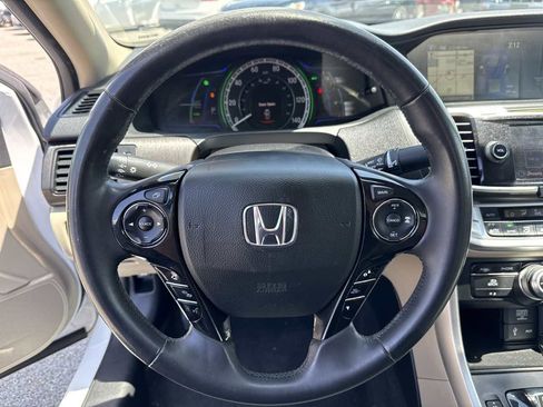 Used 2014 Honda Accord Touring image 22
