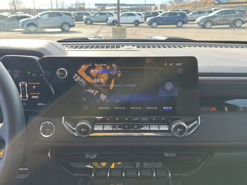 Used 2025 Chevrolet Colorado Z71 w/ Z71 Convenience Package 2 image 12