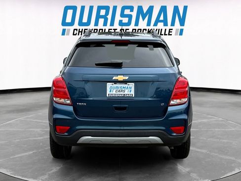 Used 2020 Chevrolet Trax LT w/ Sun & Sound Package FWD image 5