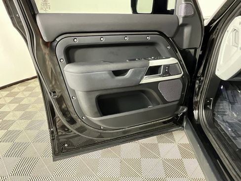Used 2021 Land Rover Defender 110 SE image 19