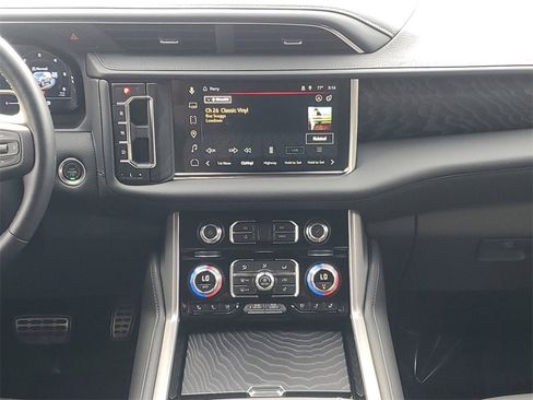 Used 2024 GMC Yukon Denali w/ Denali Reserve Package image 24