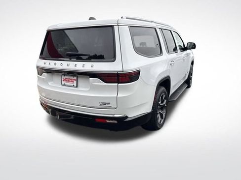 Used 2024 Jeep Wagoneer Series III image 6