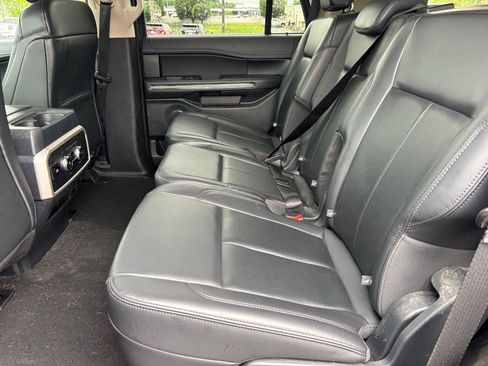 Used 2024 Ford Expedition XLT AWD/4WD image 9