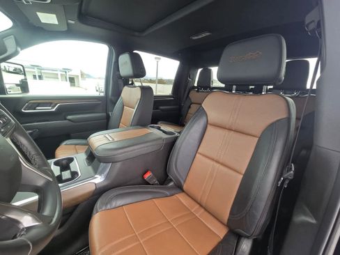 Used 2025 Chevrolet Silverado 3500 High Country w/ High Country Premium Package AWD/4WD image 21