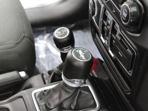 Used 2019 Jeep Wrangler Unlimited Sport S AWD/4WD image 27