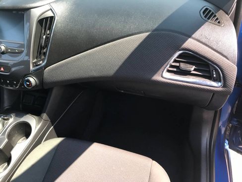 Used 2016 Chevrolet Cruze LT w/ Convenience Package FWD image 13
