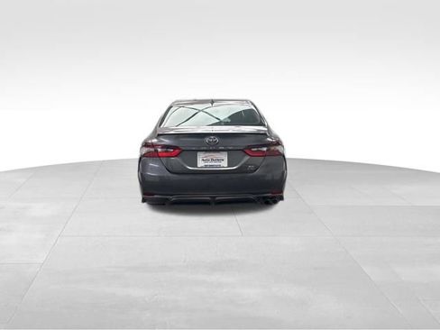 Used 2023 Toyota Camry SE image 4