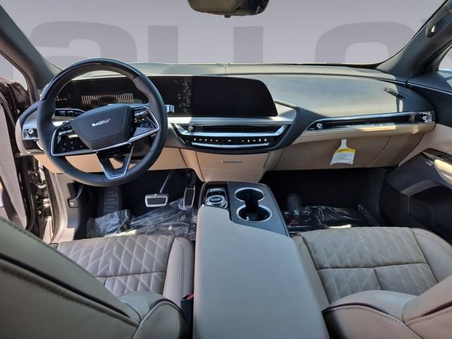 Used 2026 Cadillac Lyriq V AWD/4WD image 12