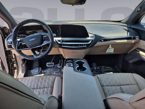 Used 2026 Cadillac Lyriq V AWD/4WD image 12