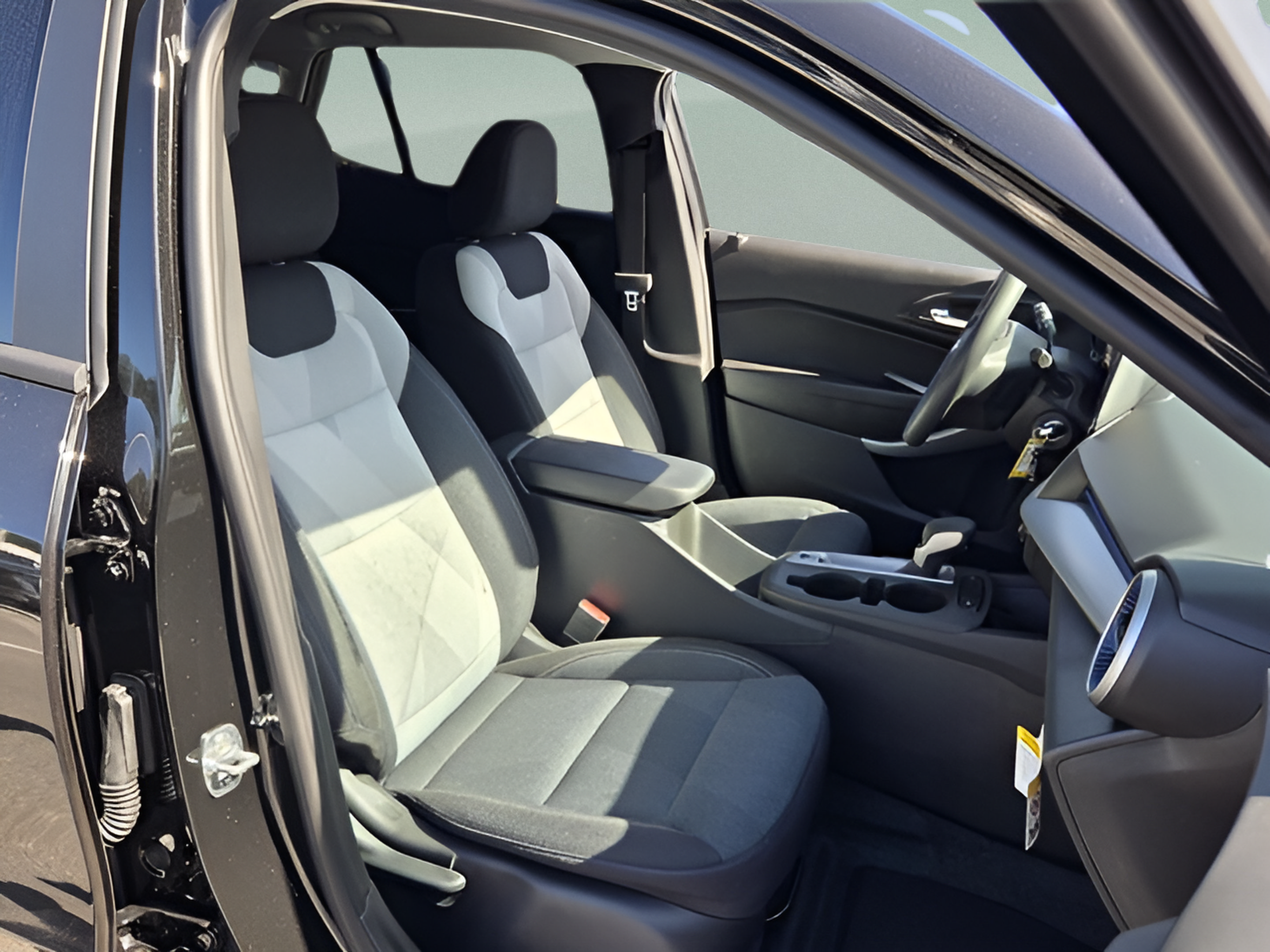 New 2026 Chevrolet Trax LS w/ LS Convenience Package FWD image 18