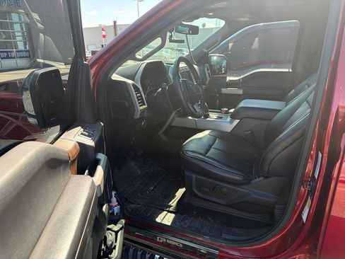 Used 2019 Ford F150 Lariat w/ Equipment Group 502A Luxury AWD/4WD image 9