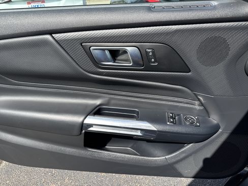 Used 2025 Ford Mustang Premium RWD image 14
