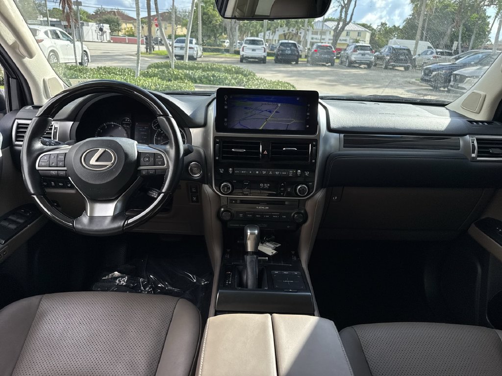 Used 2023 Lexus GX 460 Luxury w/ Accessory Package AWD/4WD image 14